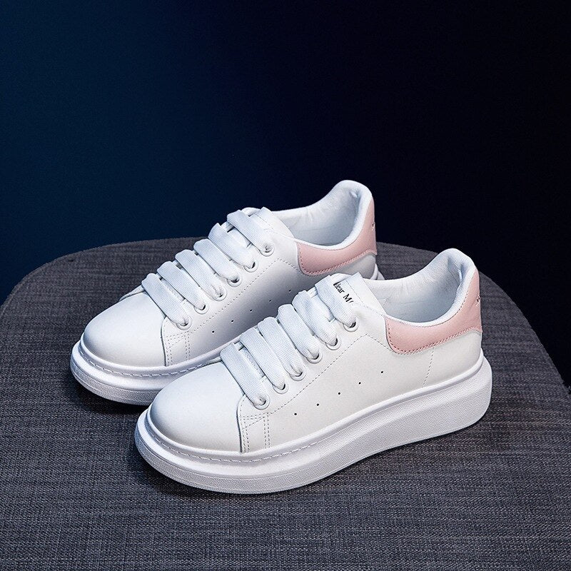 Damen Plateau Sneaker – Weiße Wedge Sneaker für bequemes Gehen und Alltag